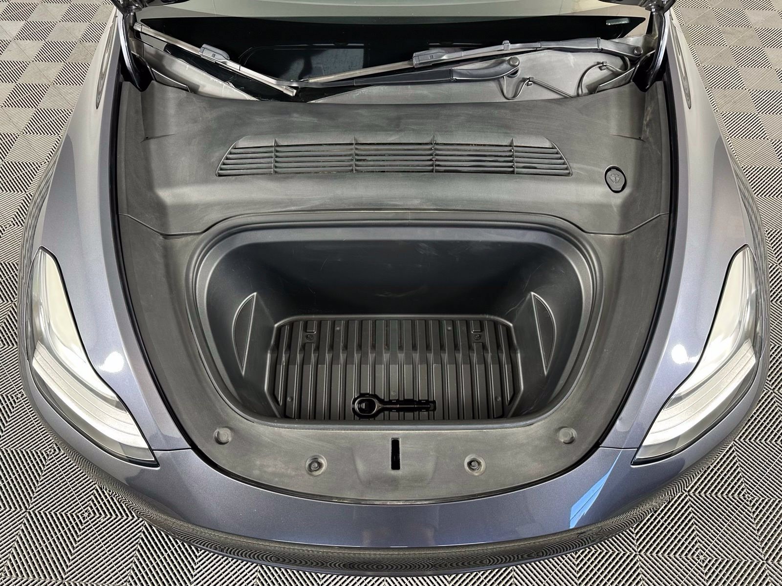 Used 2023 Tesla Model Y Long Range AWD/4WD image 19