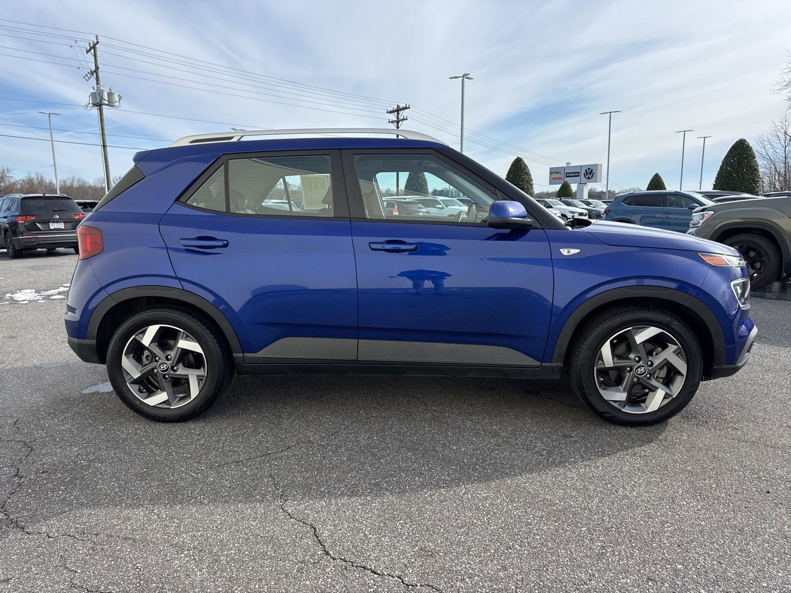 Used 2022 Hyundai Venue Limited w/ Cargo Package image 8