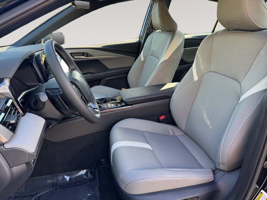 Used 2026 Toyota Camry SE w/ Convenience Package FWD image 9
