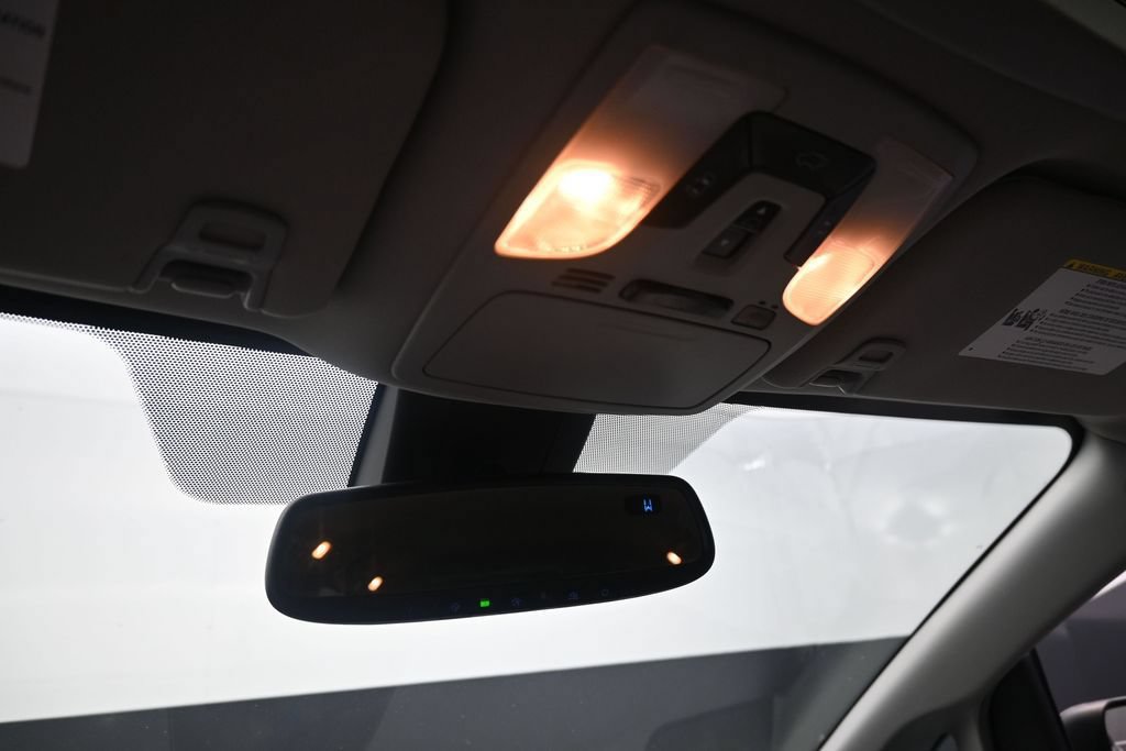 Used 2018 Toyota Sienna XLE w/ XLE Navigation Package FWD image 26