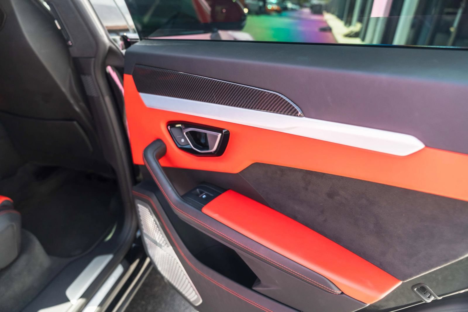 Used 2020 Lamborghini Urus AWD/4WD image 26