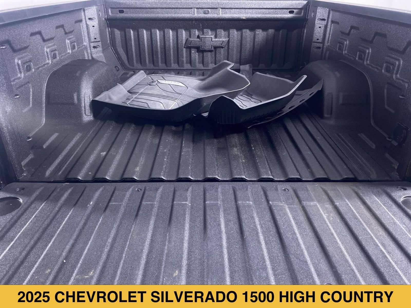 Certified 2025 Chevrolet Silverado 1500 High Country AWD/4WD image 15