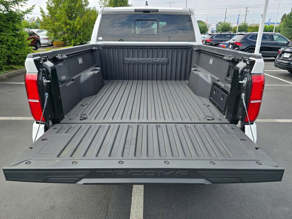 Used 2024 Toyota Tacoma TRD Off-Road image 21