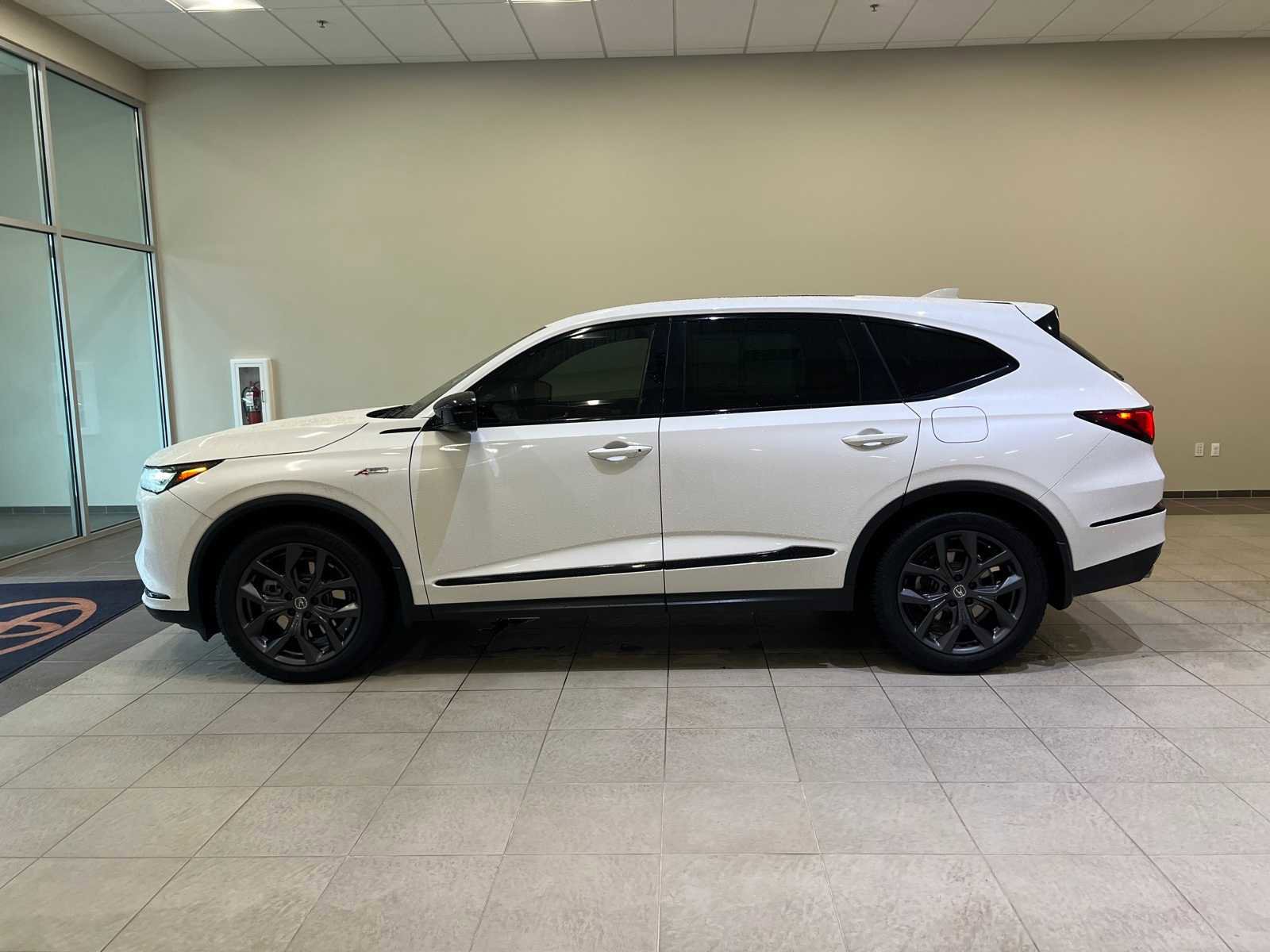Used 2022 Acura MDX A-Spec image 3
