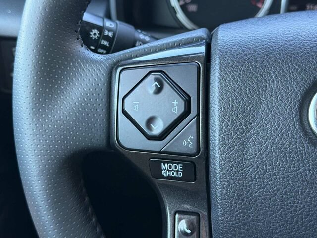 Used 2021 Toyota 4Runner TRD Off-Road Premium w/ Moonroof Package AWD/4WD image 29