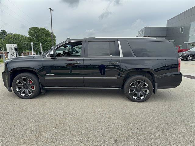 Used 2019 GMC Yukon XL Denali w/ Denali Ultimate Package AWD/4WD image 2