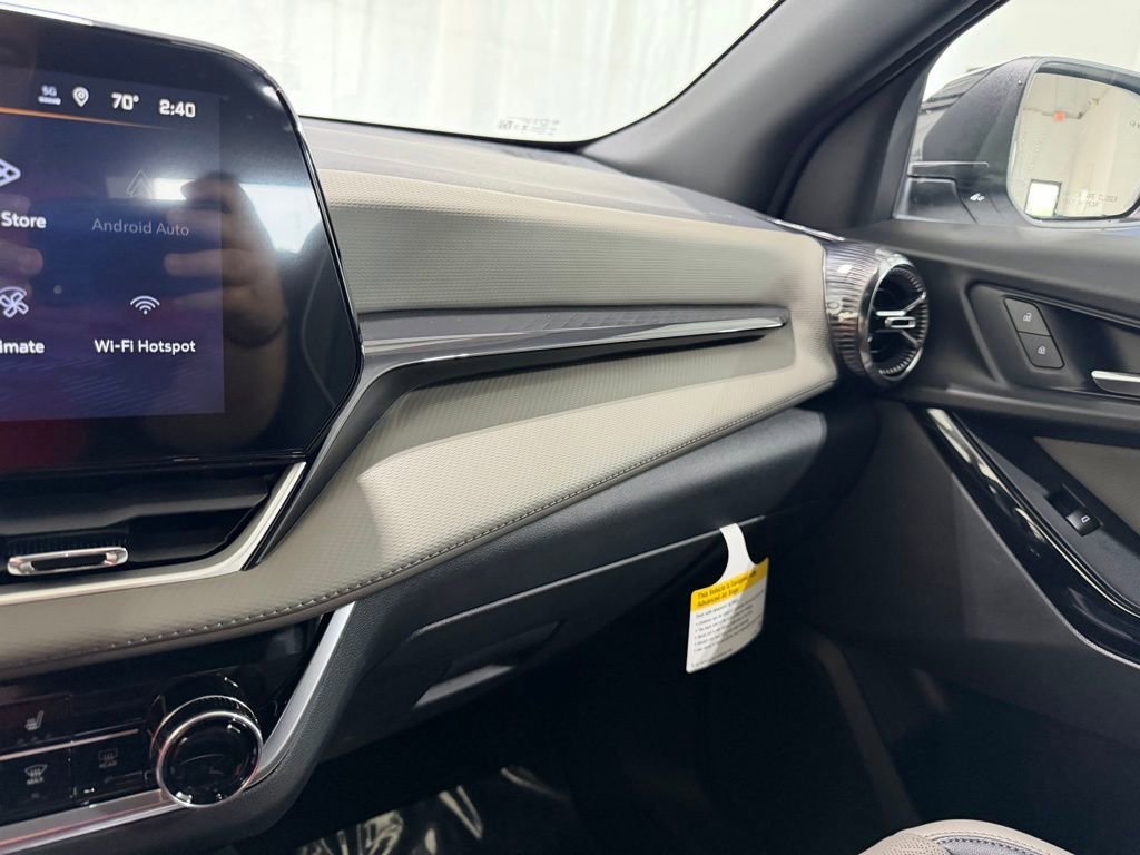 New 2026 Chevrolet Equinox LT FWD image 24