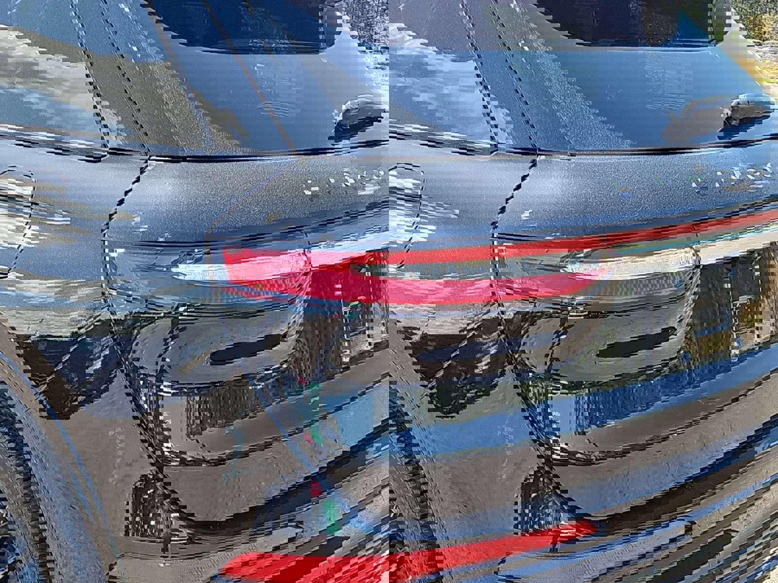 Used 2023 Lincoln Corsair Reserve w/ Jet Appearance Package FWD image 34