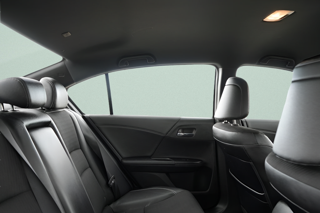 Used 2017 Honda Accord Sport image 14