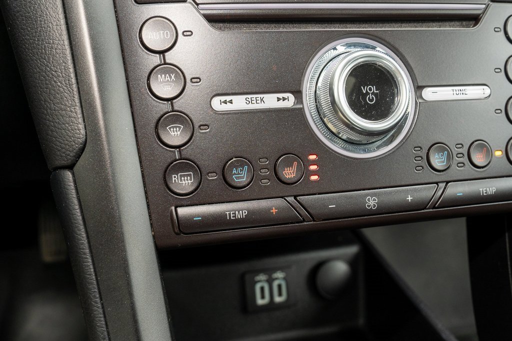 Used 2020 Ford Fusion Energi Titanium image 10