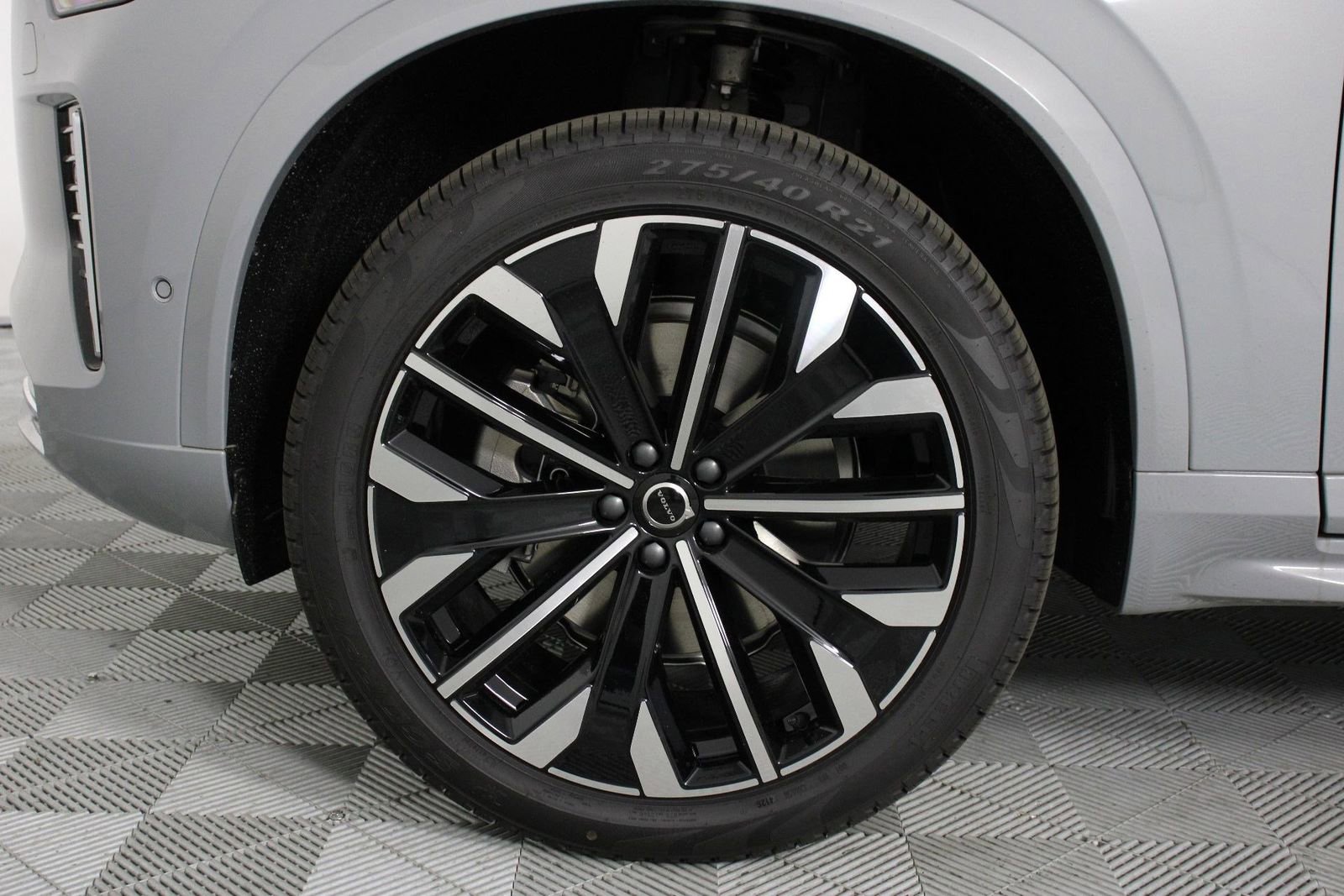 New 2026 Volvo XC90 B6 Ultra w/ Protection Package image 13