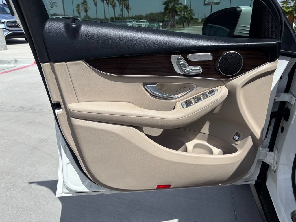 Used 2019 Mercedes-Benz GLC 300 image 8
