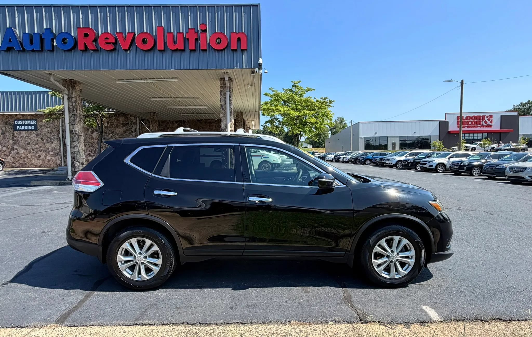 Used 2014 Nissan Rogue SV FWD image 8