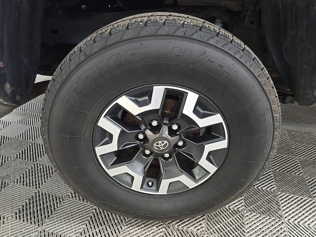 Used 2019 Toyota Tacoma TRD Off-Road AWD/4WD image 13