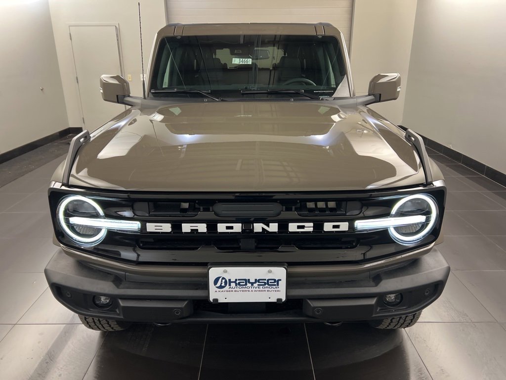 New 2025 Ford Bronco Outer Banks image 2