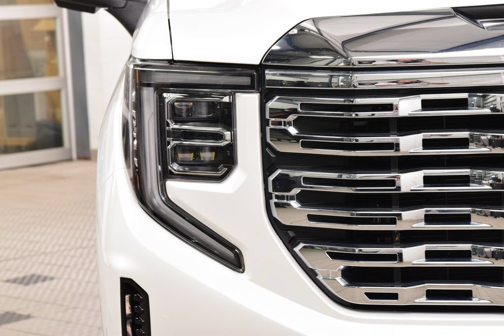 Used 2024 GMC Sierra 1500 Denali w/ Denali Reserve Package AWD/4WD image 12