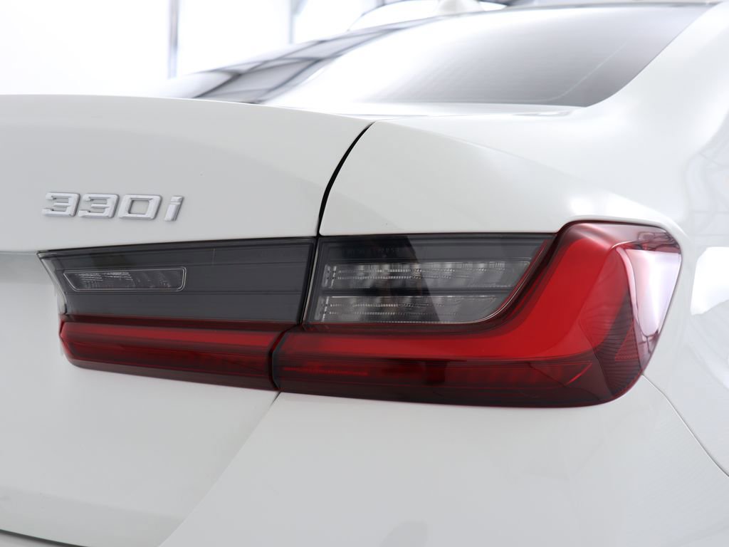 Used 2023 BMW 330i Sedan RWD image 11