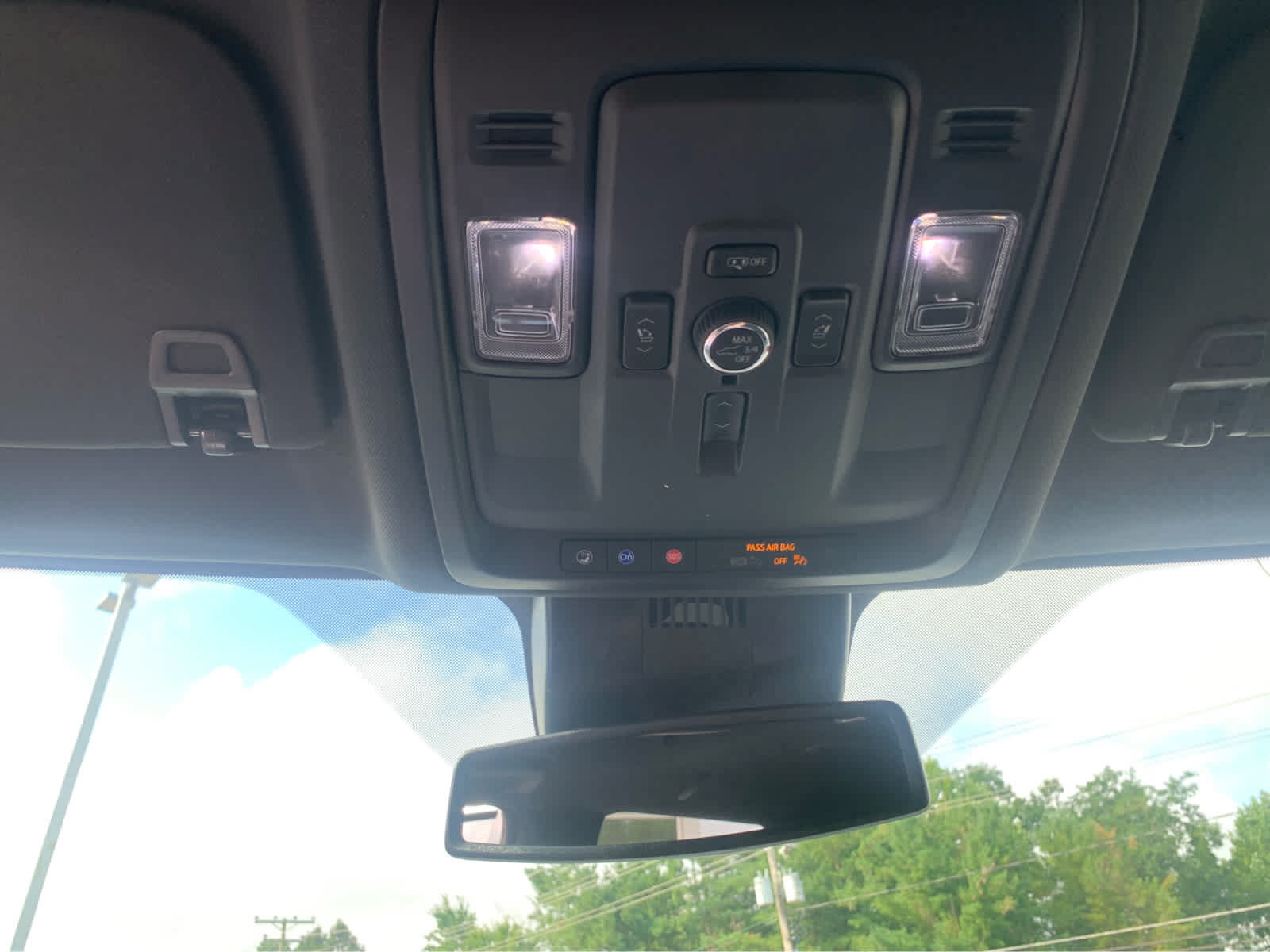 Used 2025 GMC Yukon Elevation AWD/4WD image 23