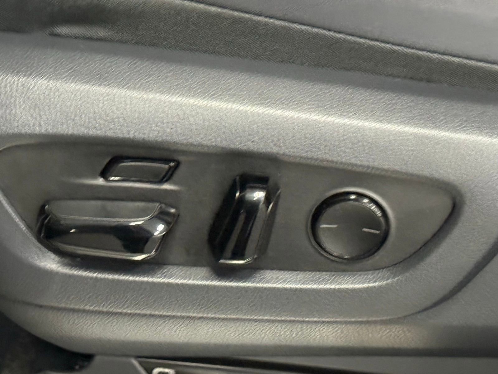 Used 2024 Lexus GX 550 w/ Accessory Package (2T) image 22