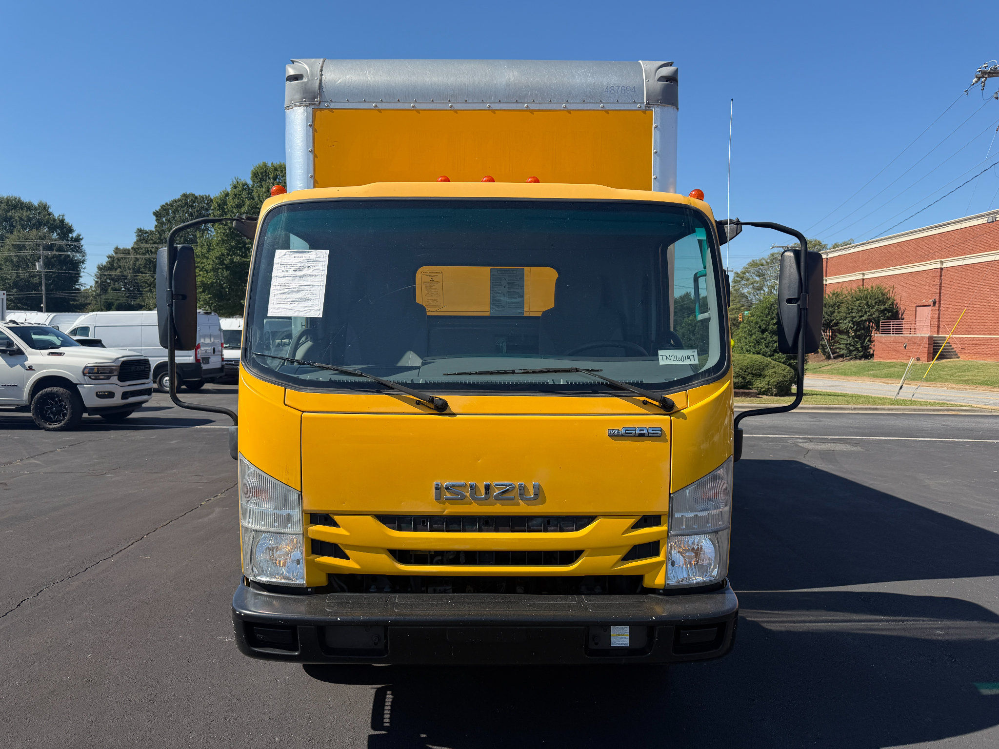 Used 2021 Isuzu NPR RWD image 3