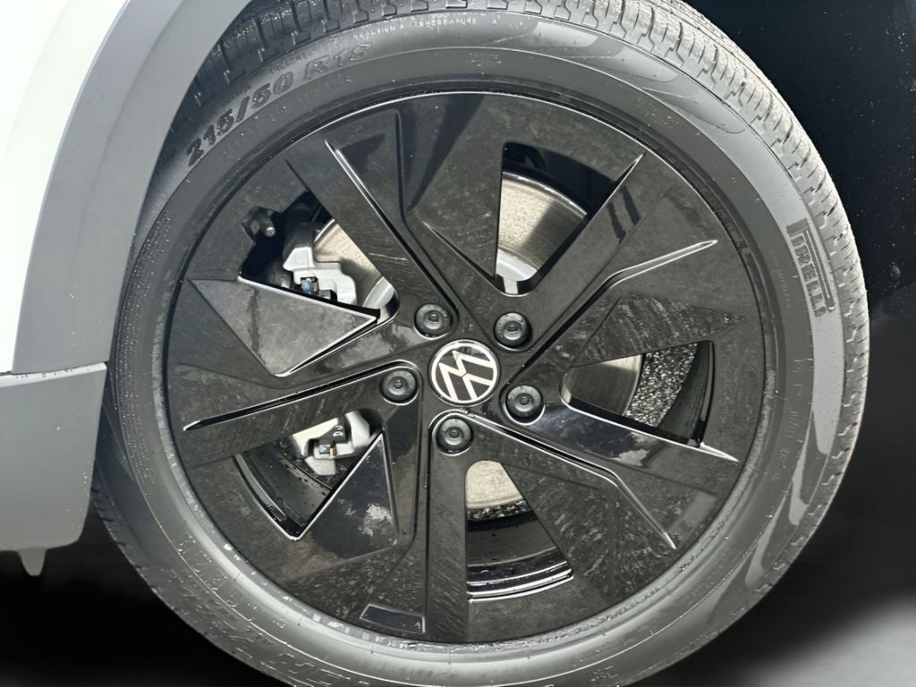 New 2026 Volkswagen Taos SE image 10