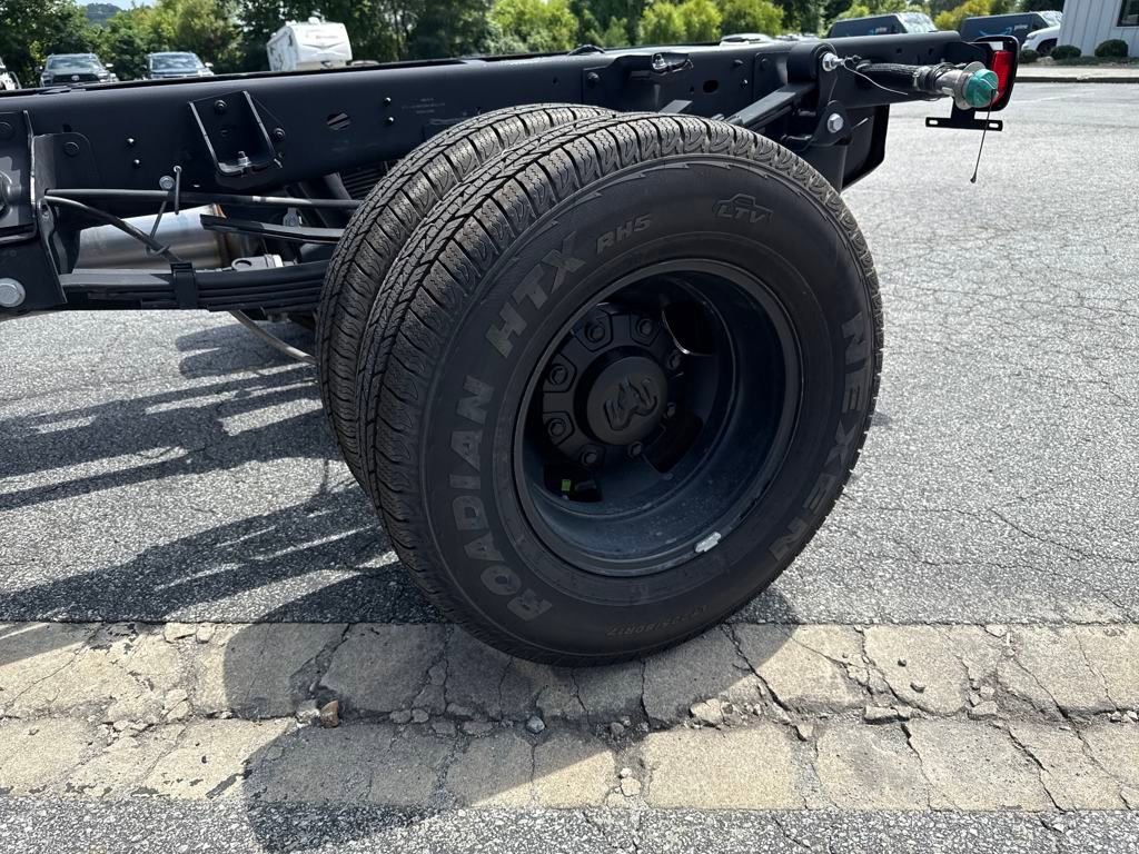 New 2025 RAM 3500 Tradesman image 33