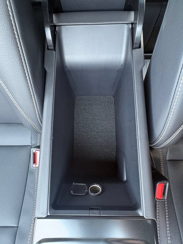 New 2026 Toyota Camry Hybrid FWD image 34