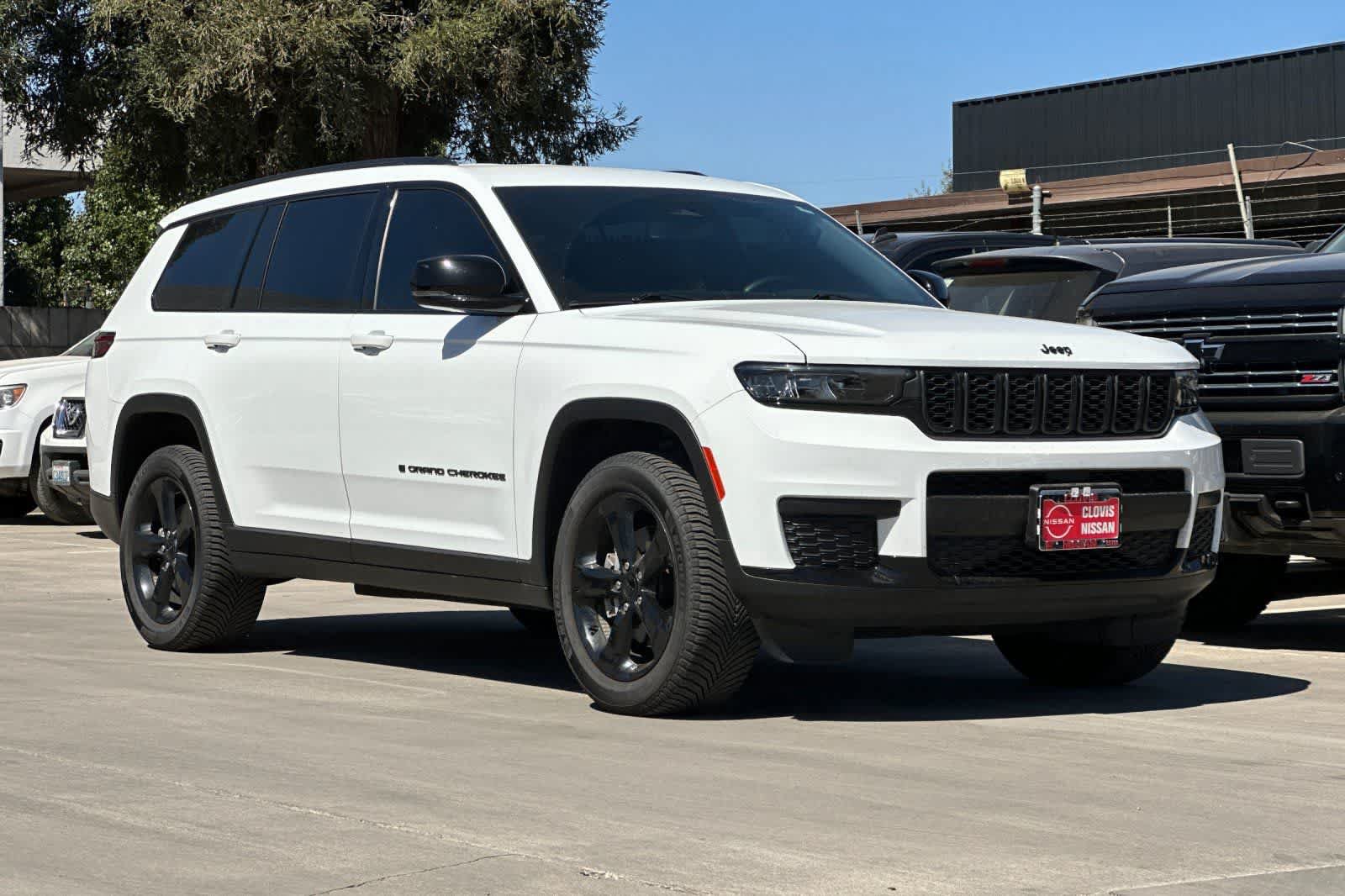 Used 2022 Jeep Grand Cherokee L Laredo RWD image 10