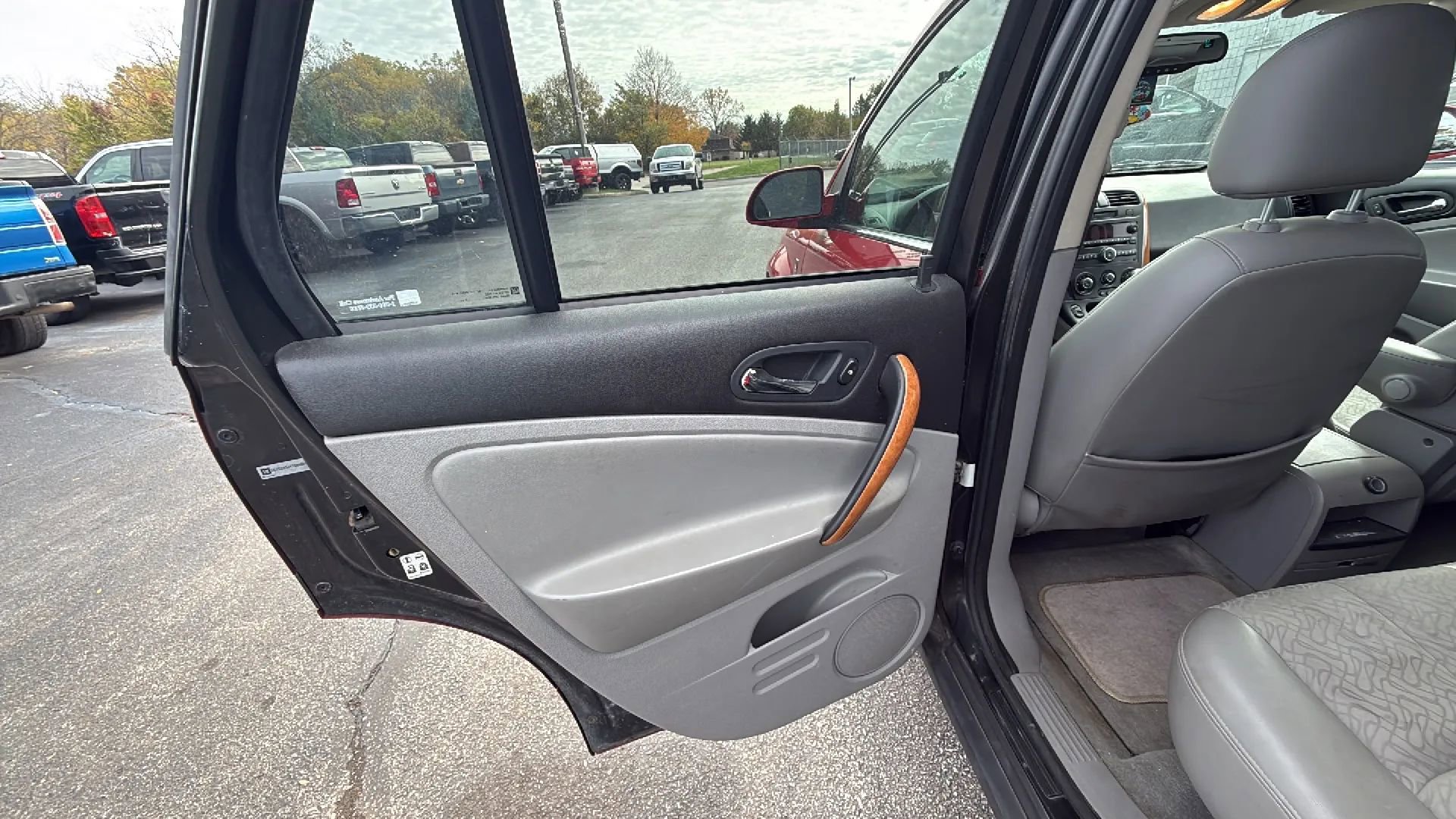 Used 2007 Saturn Vue 2WD V6 image 11