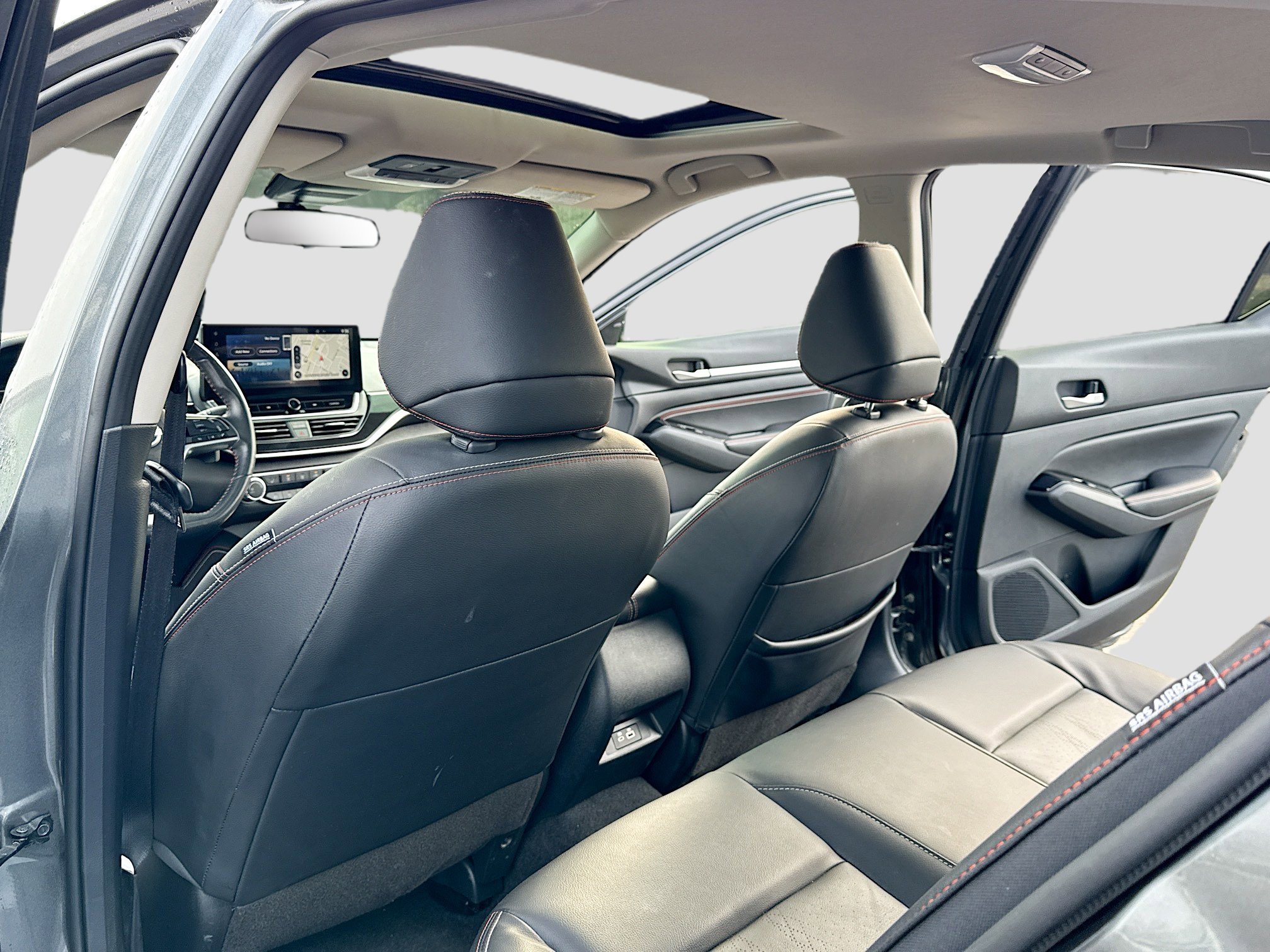 Used 2023 Nissan Altima 2.5 SR w/ SR Premium Package image 6