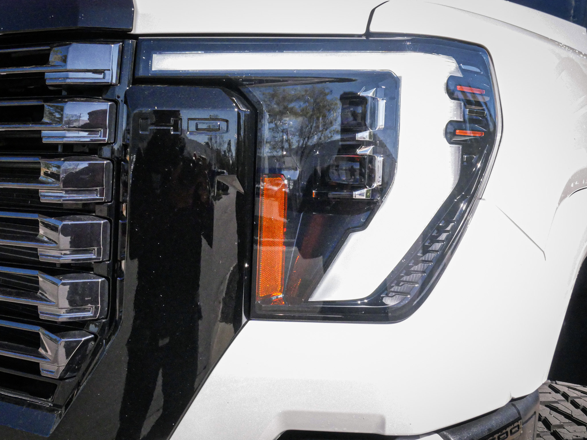 Used 2025 GMC Sierra 2500 Denali Ultimate image 6