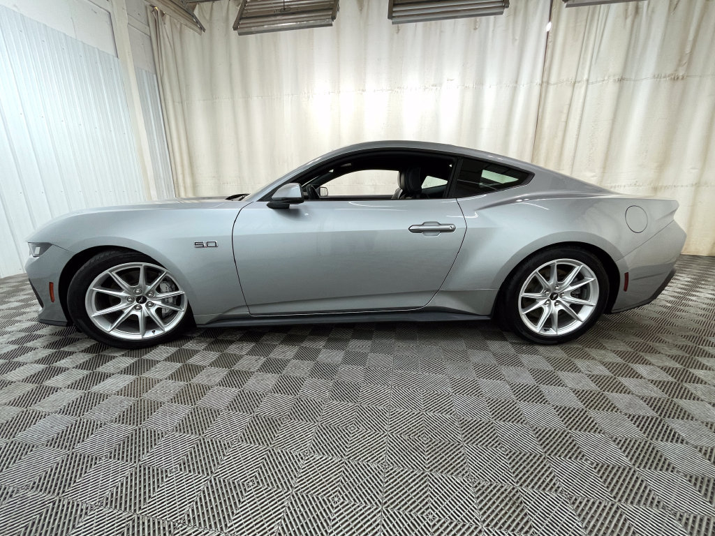 Used 2024 Ford Mustang GT Premium RWD image 15