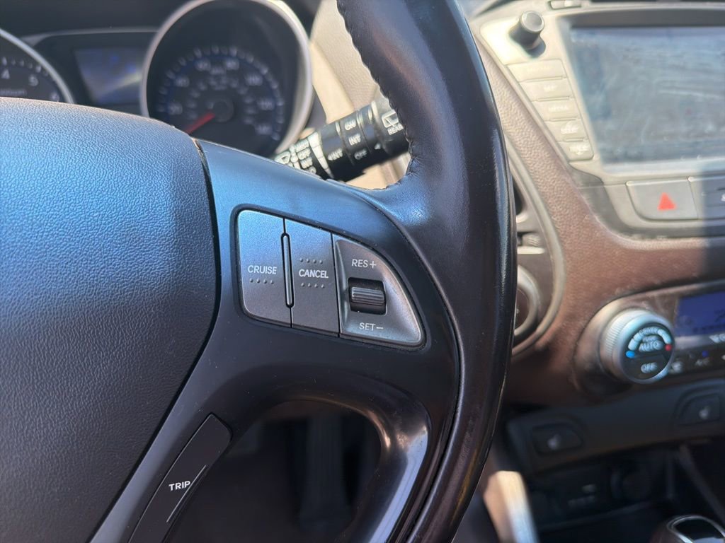 Used 2015 Hyundai Tucson Limited w/ Option Group 03 FWD image 19