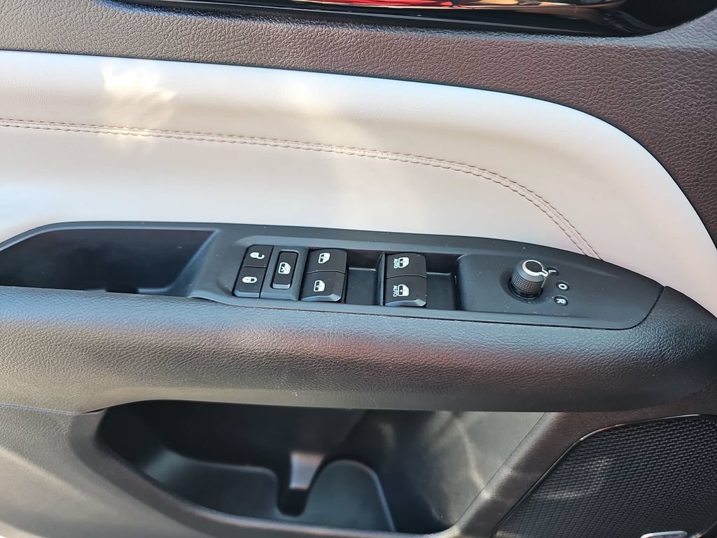 Used 2023 Jeep Compass Limited w/ Elite Group AWD/4WD image 27