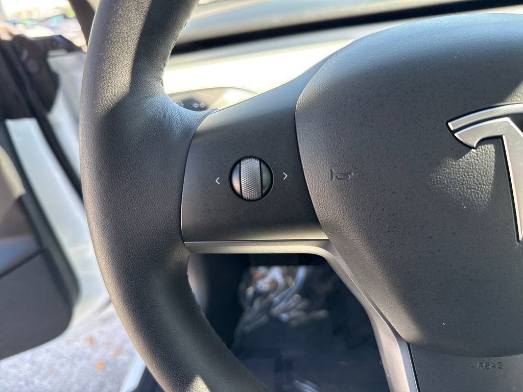 Used 2022 Tesla Model 3 image 15