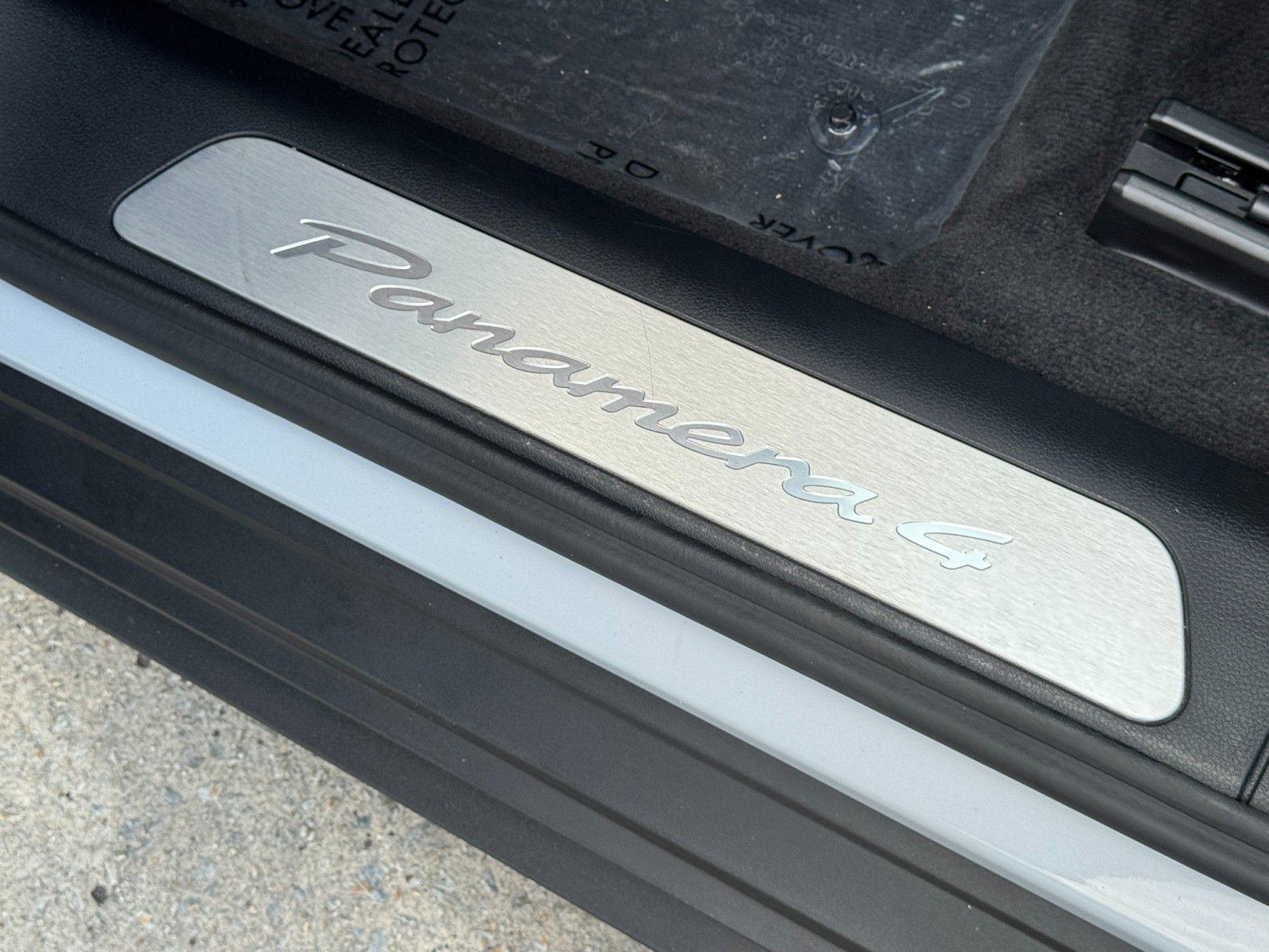 Used 2025 Porsche Panamera 4 w/ Premium Package image 19