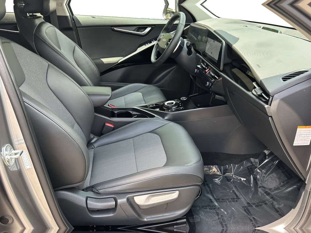 Certified 2023 Kia Niro EX w/ EX Cold Weather Package FWD image 9