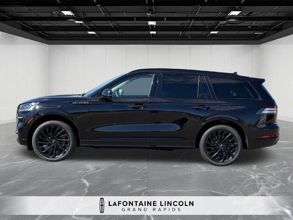 Certified 2023 Lincoln Aviator Reserve w/ Equipment Group 201A AWD/4WD image 2