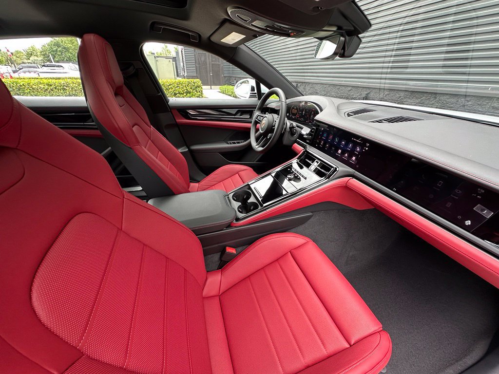 Used 2026 Porsche Panamera RWD image 42
