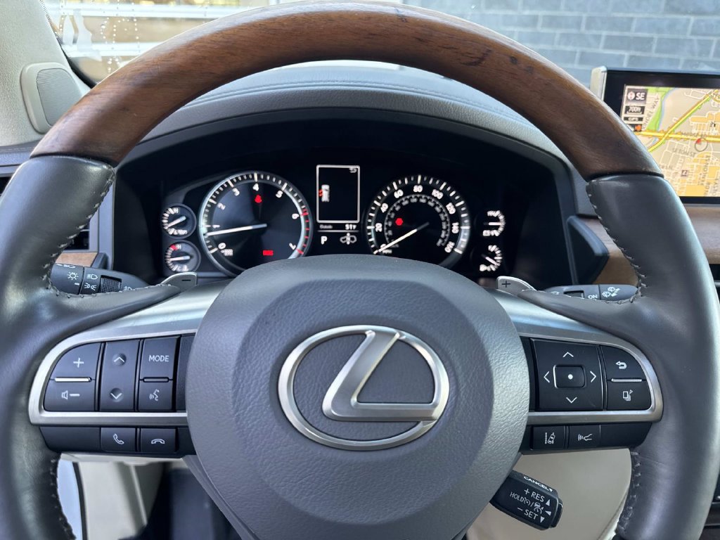 Used 2021 Lexus LX 570 4WD w/ Luxury Package image 29