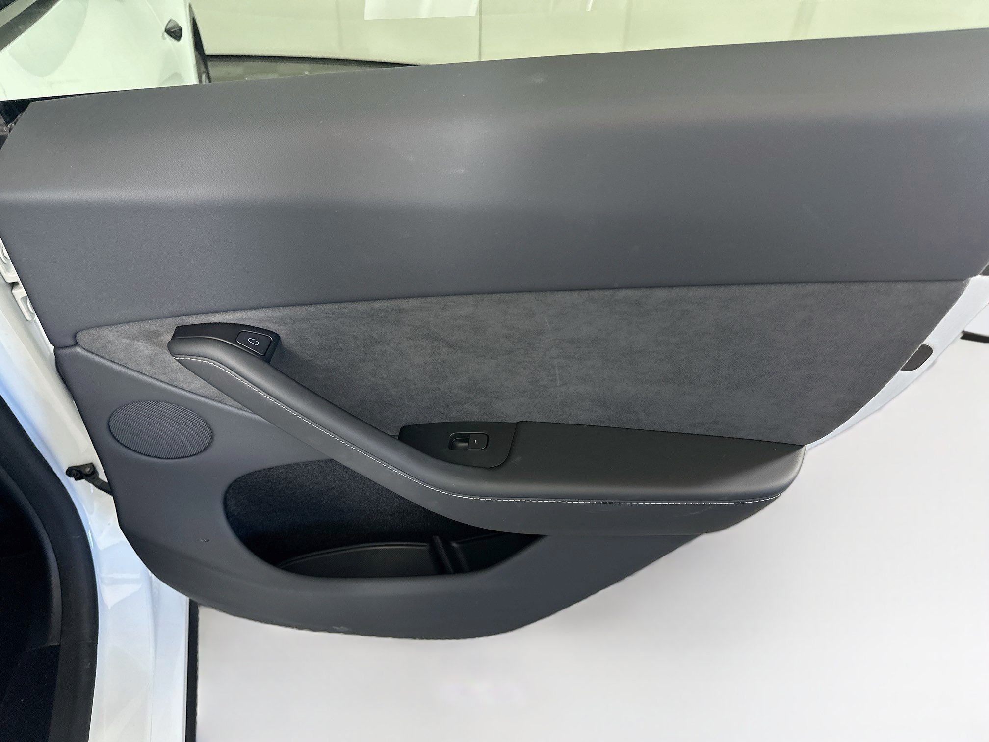 Used 2024 Tesla Model Y Long Range AWD/4WD image 30