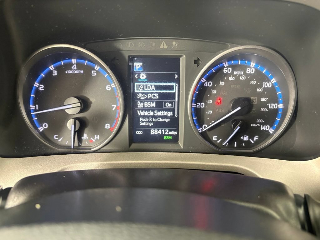 Used 2018 Toyota RAV4 XLE w/ Plus Extra Value Package AWD/4WD image 26