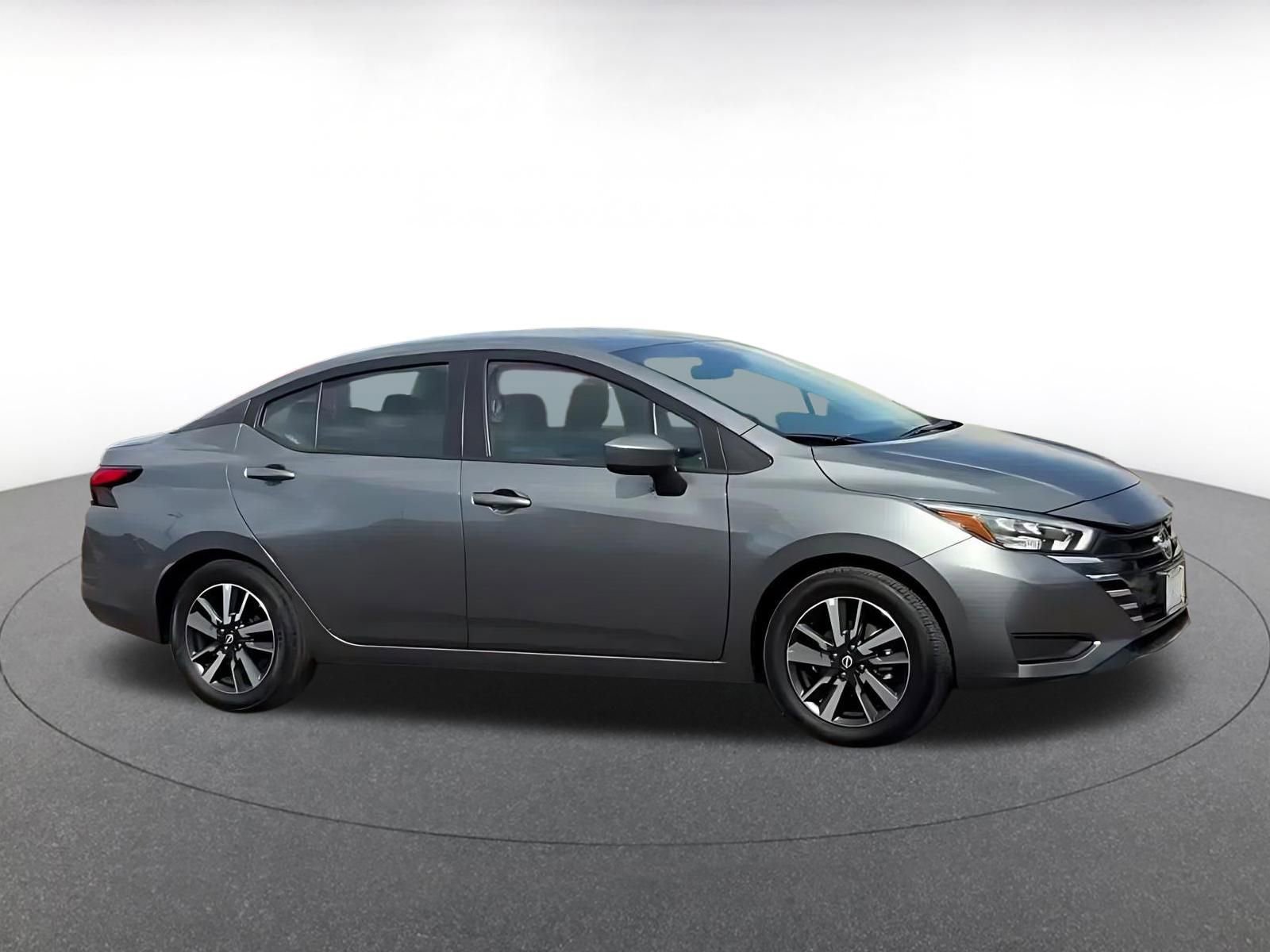 Used 2025 Nissan Versa SV image 16