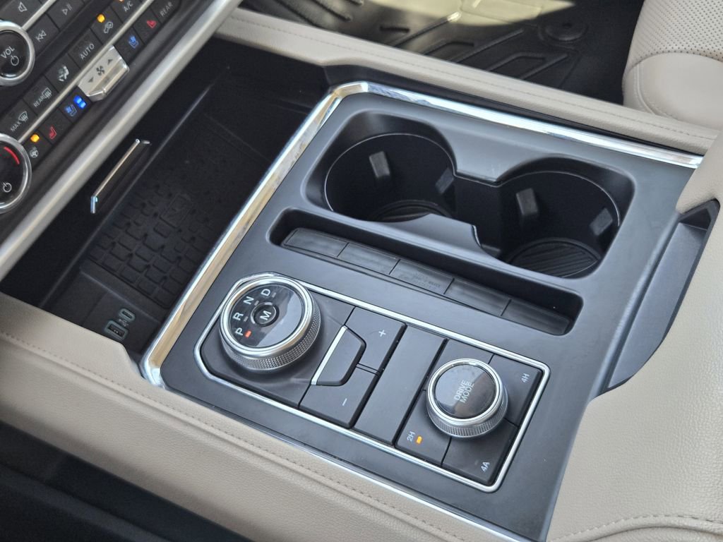 Used 2022 Ford Expedition XLT AWD/4WD image 17