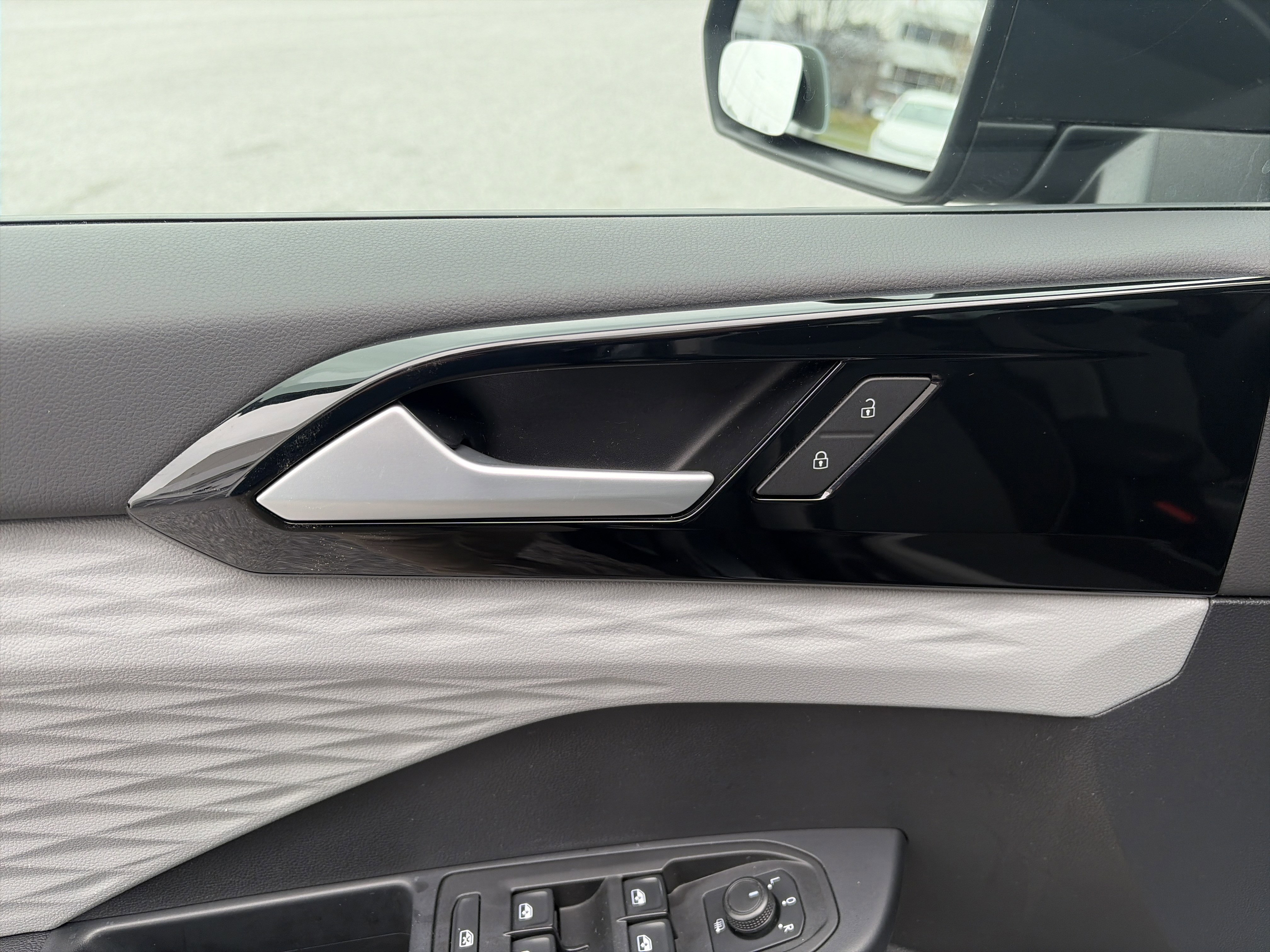 Used 2022 Volkswagen Taos S image 17