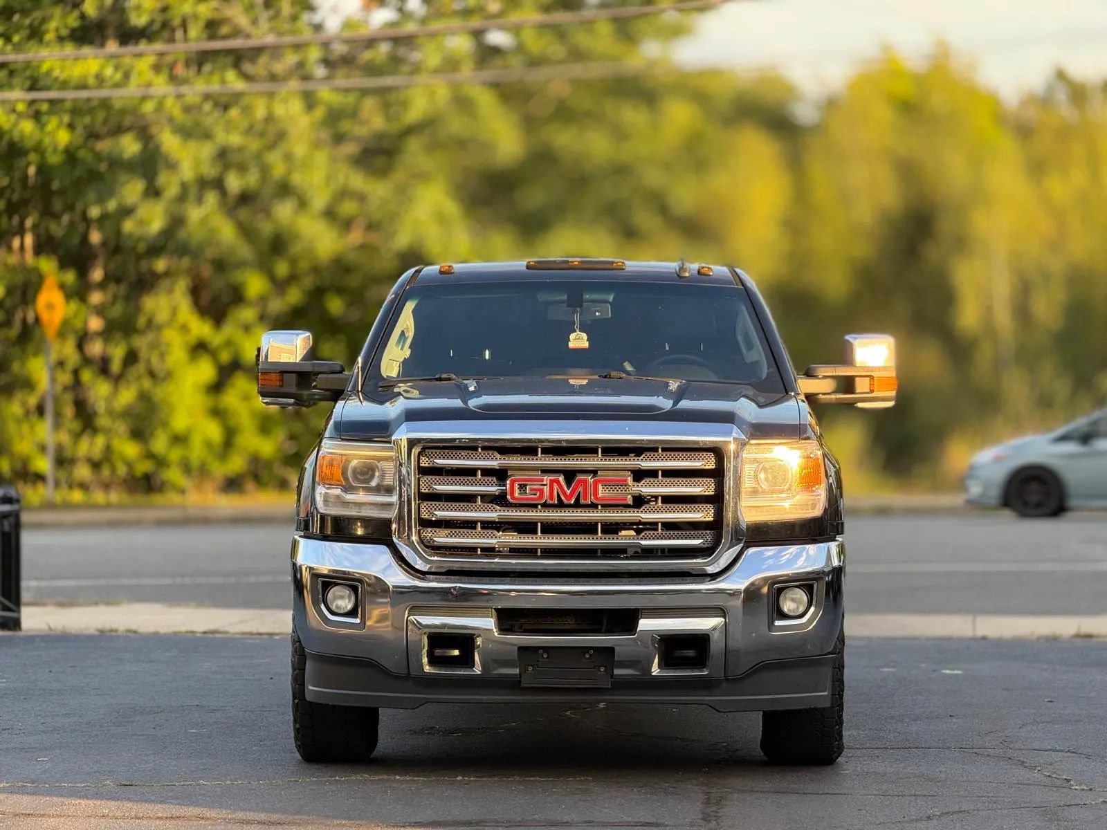 Used 2015 GMC Sierra 2500 SLE w/ All-Terrain HD Package AWD/4WD image 4