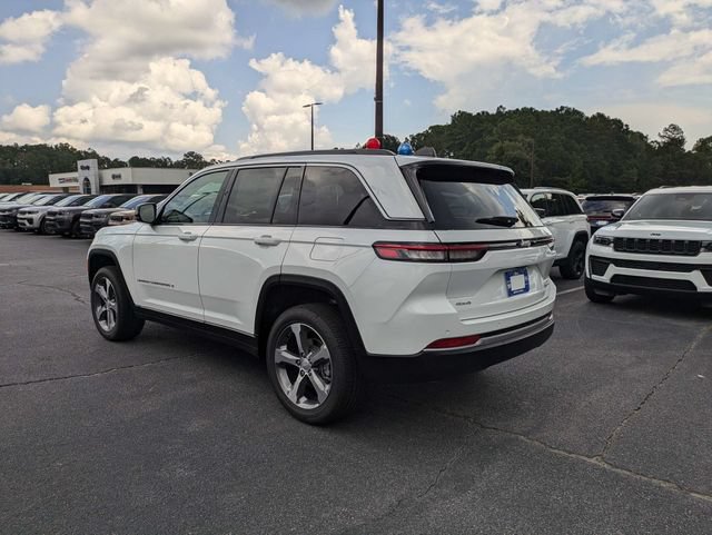 New 2026 Jeep Grand Cherokee Limited w/ Trailer Tow Package AWD/4WD image 6