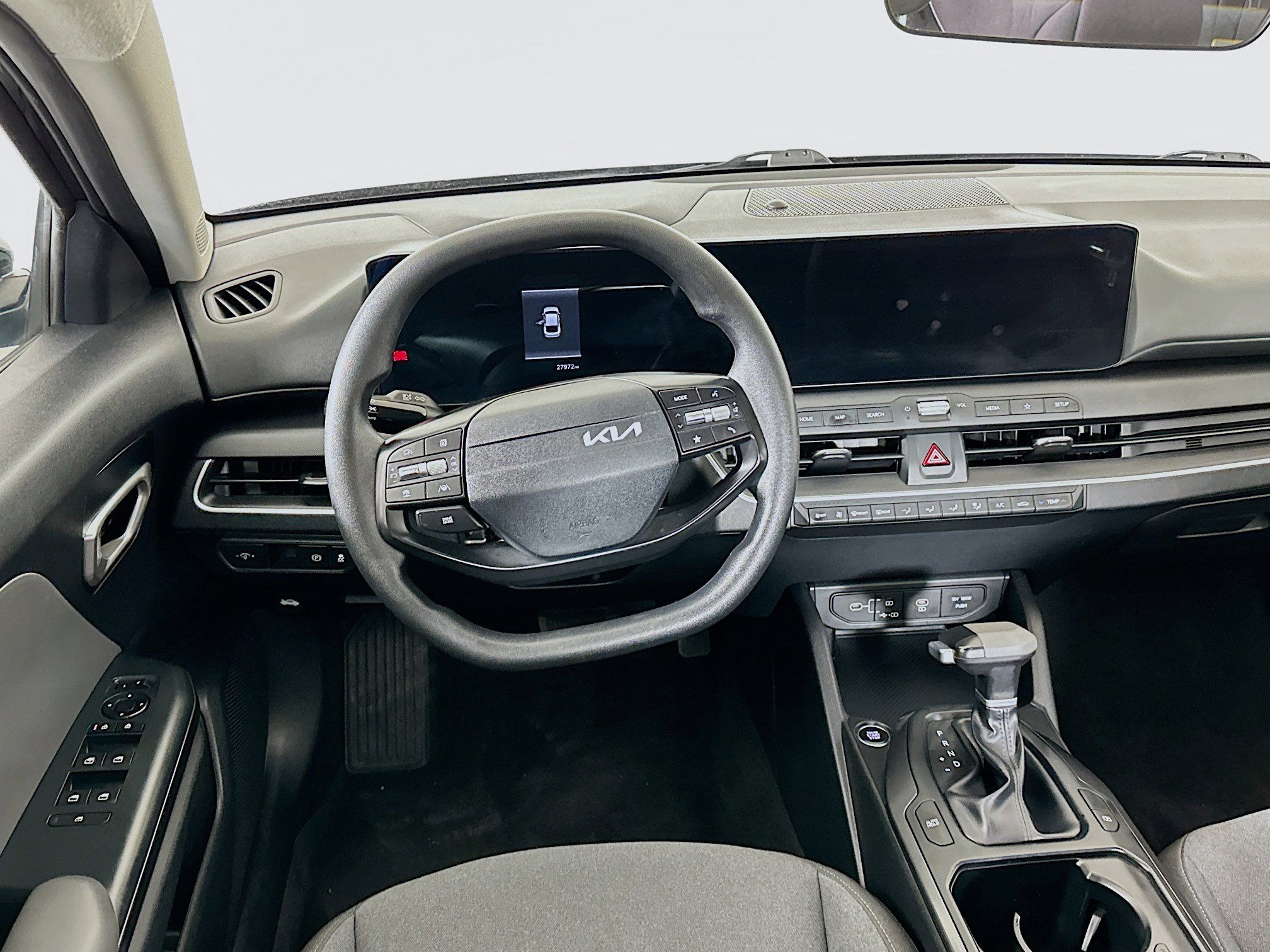 Used 2025 Kia K4 LXS image 18