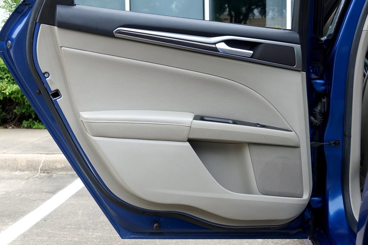 Used 2018 Ford Fusion SE w/ Fusion SE Technology Package image 37