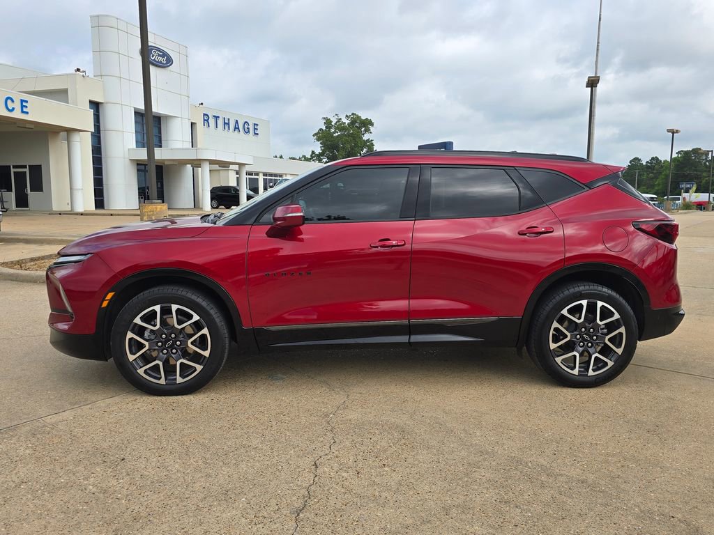 Used 2024 Chevrolet Blazer RS w/ Driver Confidence II Package FWD image 2
